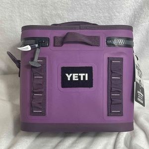 NWOT YETI  Waterproof Hopper Flip 8 Soft Cooler.